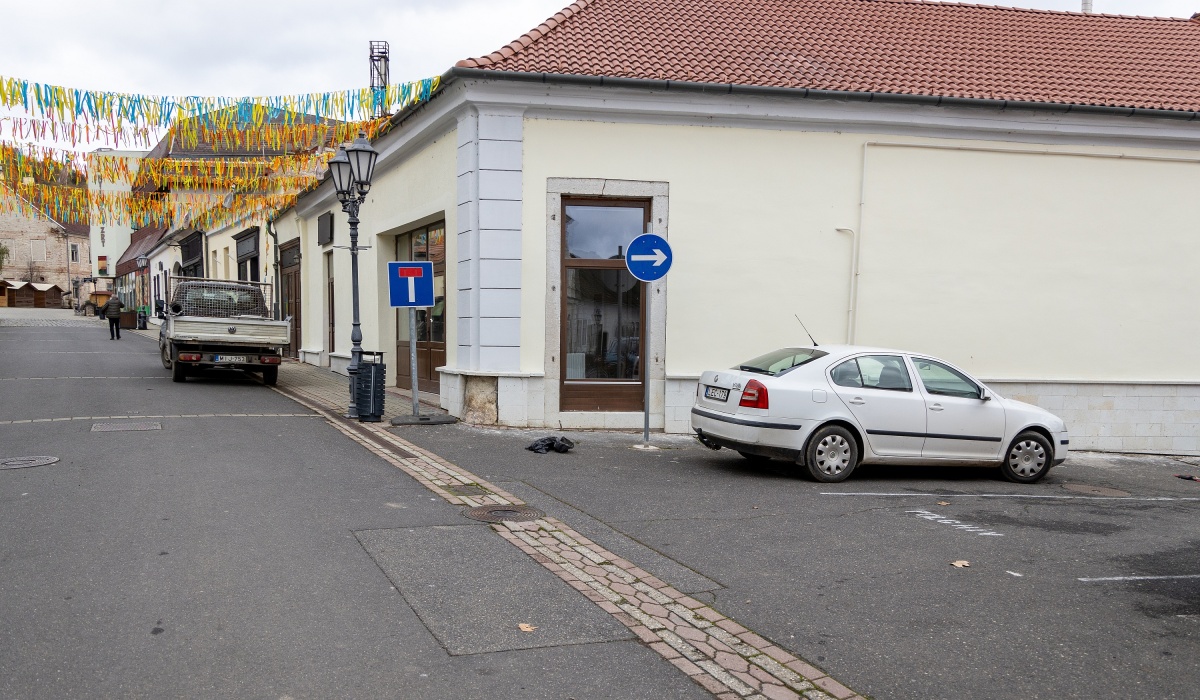 Változik a forgalmi rend a Rákóczi utcán